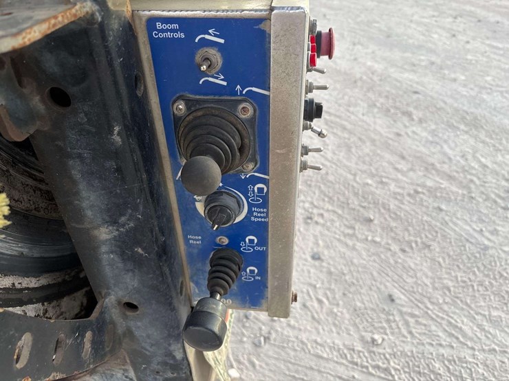 2017-freightliner-114sd-image-25