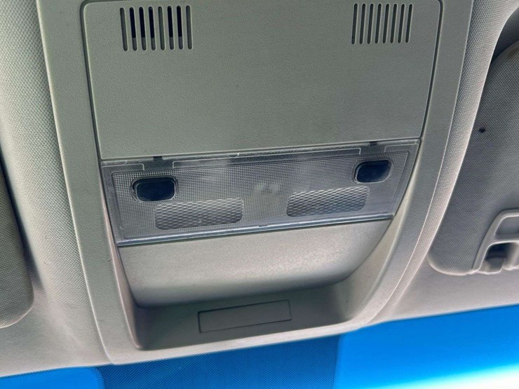 2014-chevrolet-silverado-3500-image-19