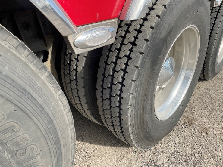 #3822-•-2019-peterbilt-heavy-rotator-truck-(has-mn-title-in-delay,-may-take-6-8-weeks)-image-26