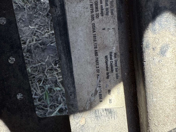 2004-e-z-go-st350-gas-utility-cart-image-12