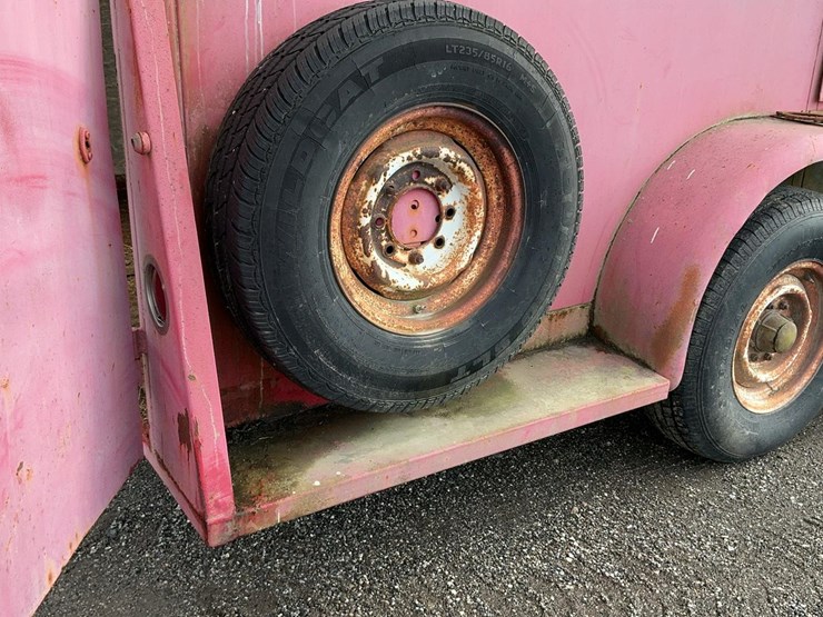 #2150-•-turnbow-gooseneck-4-horse-trailer-image-35