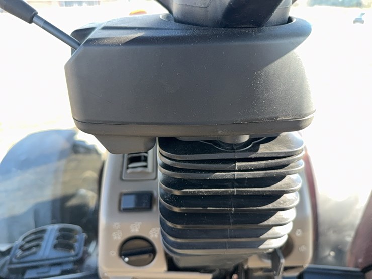 2017-case-ih-magnum-250-image-92