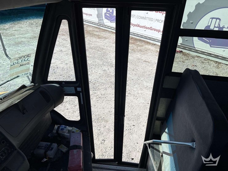 2008-freightliner-b2-image-13