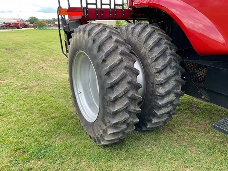 2011-case-ih-6088-image-25