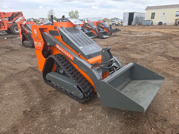 2024-hrc700-hurricane-mini-skid-steer-image-2