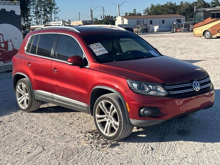 2012-volkswagen-tiguan-image-2