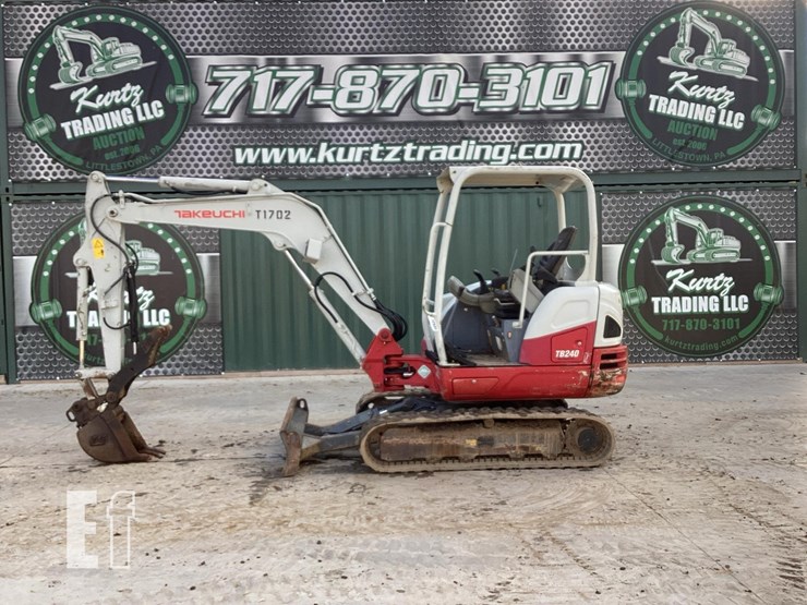 2018-takeuchi-tb240-image-1