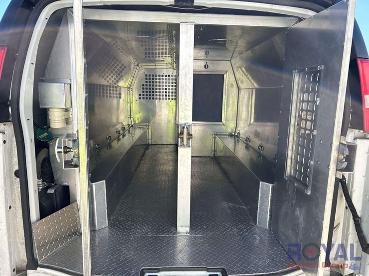 2012-gmc-3500-image-18