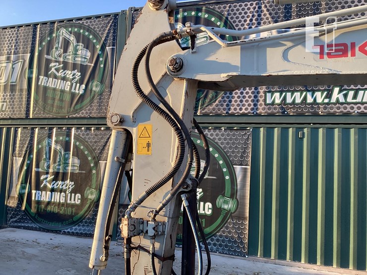 2015-takeuchi-tb260-image-11