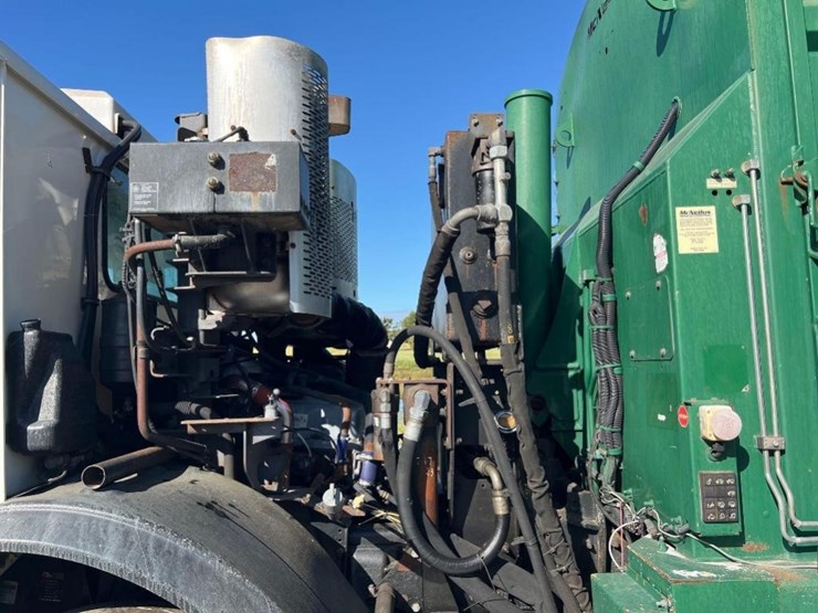 2014-mack-leu613-image-10