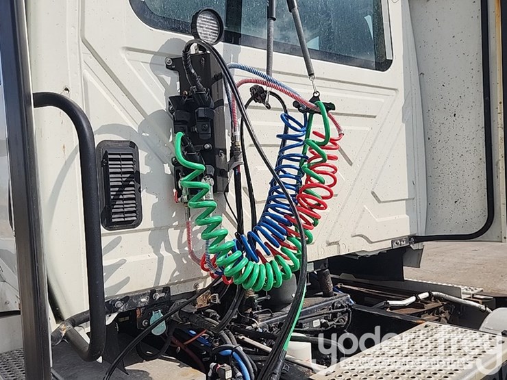 2021-international-rh613-image-23