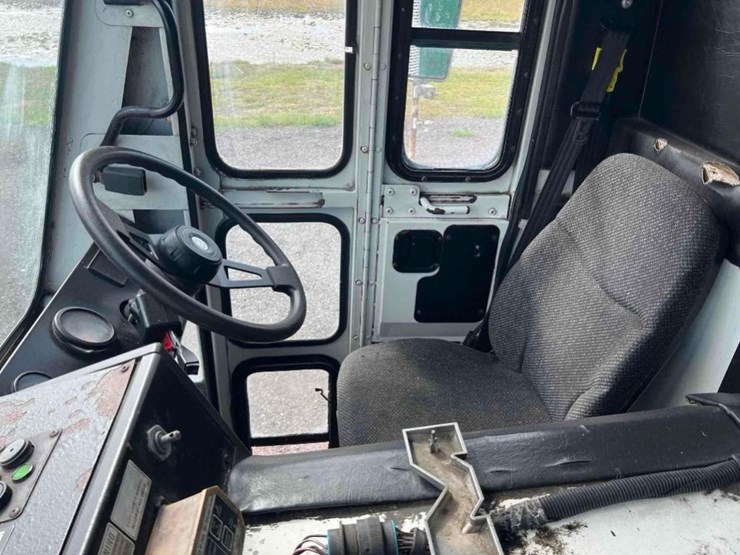 2013-mack-leu633-image-31