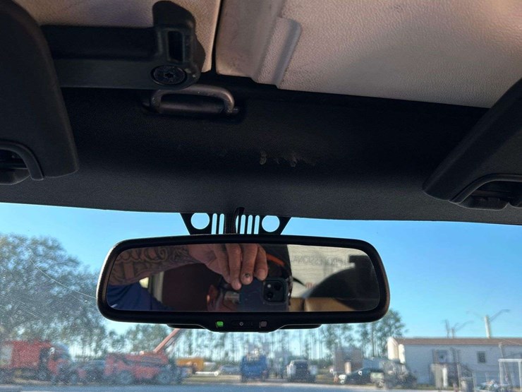 2013-jeep-wrangler-image-19