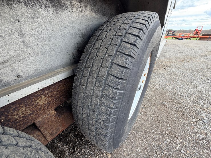 #2153-•-s&s-gooseneck-horse-trailer-image-36