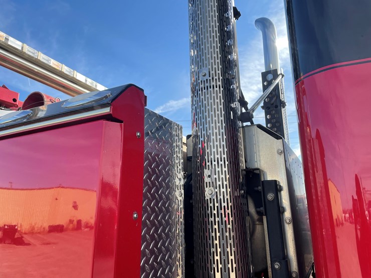 #3824-•-2019-peterbilt-heavy-rotator-(has-mn-title-in-delay,-may-take-6-8-weeks)-image-18