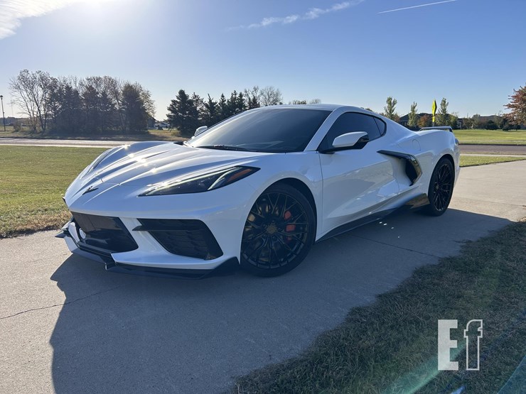 2021-chevrolet-corvette-image-1