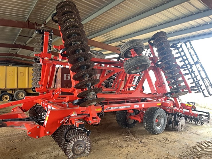 kuhn-excelerator-8005-vertical-tillage-image-9