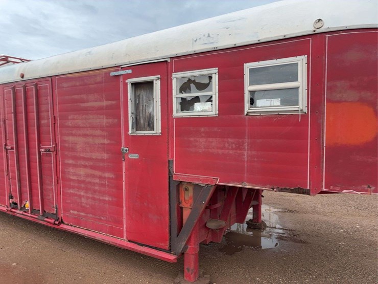 horse-transport-5th-wheel-livestock-trailer-image-30