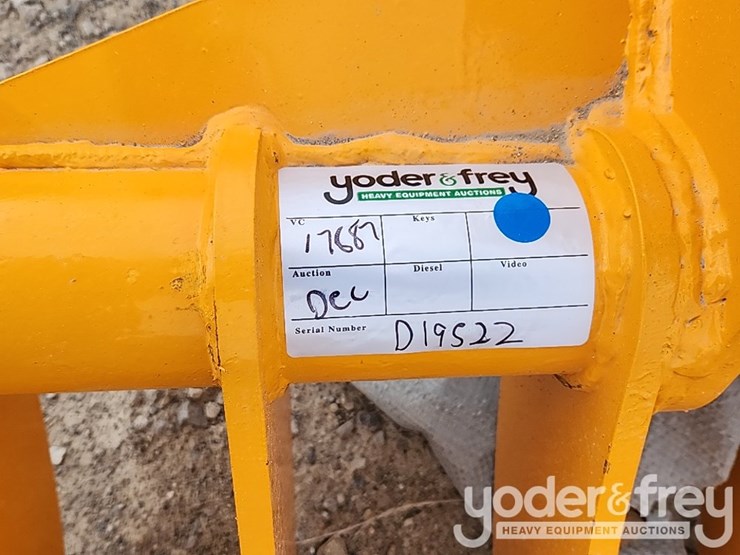 2025-caterpillar-305-image-9