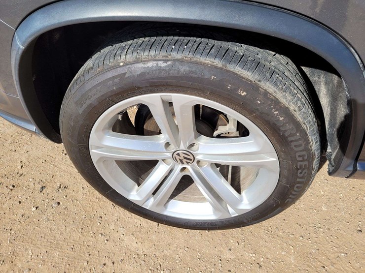 2015-volkswagen-tiguan-image-21