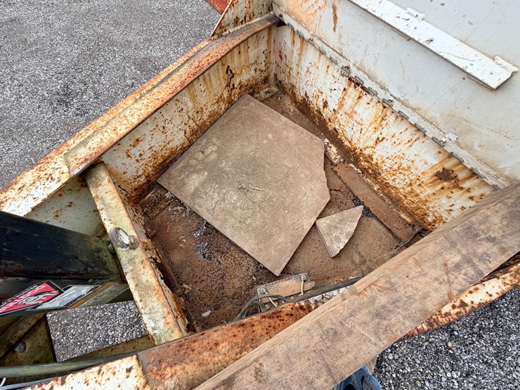 #2201-•-1989-international-equipment-trailer-image-9