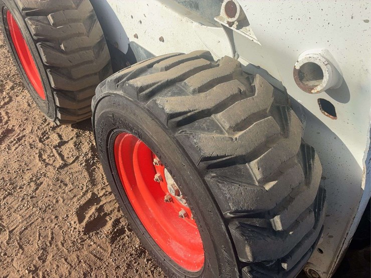 2019-bobcat-s570-image-31