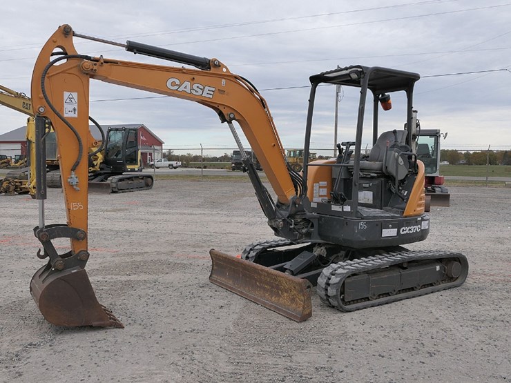 2019-case-cx37c-image-1