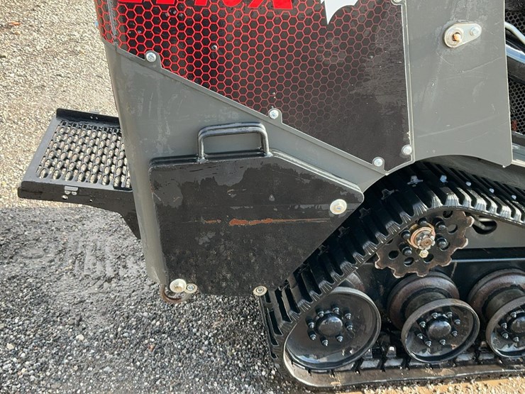 #1050-•-2024-lynx-lx-1200-mini-skid-steer-loader-image-22