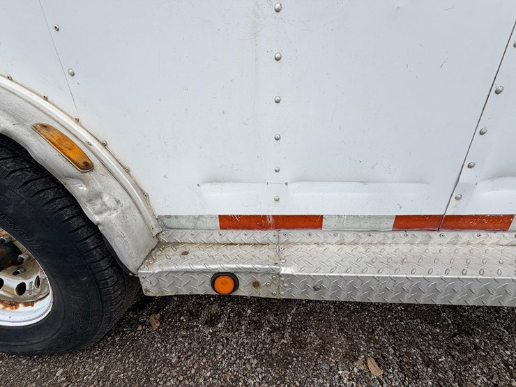 #2153-•-s&s-gooseneck-horse-trailer-image-24