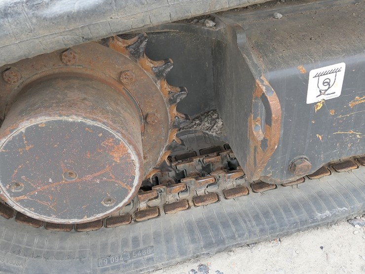 2019-case-cx37c-image-16