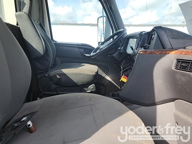 2021-international-rh613-image-14