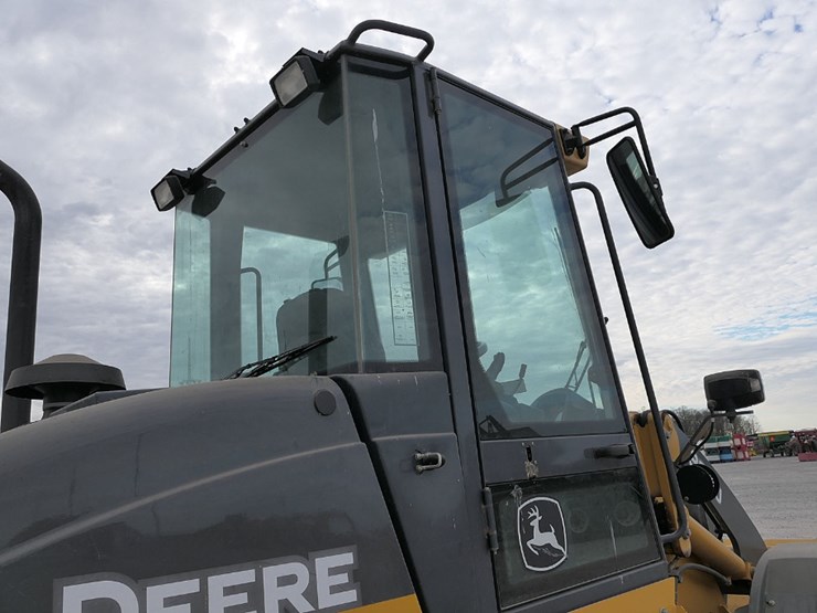 2012-deere-324j-image-18