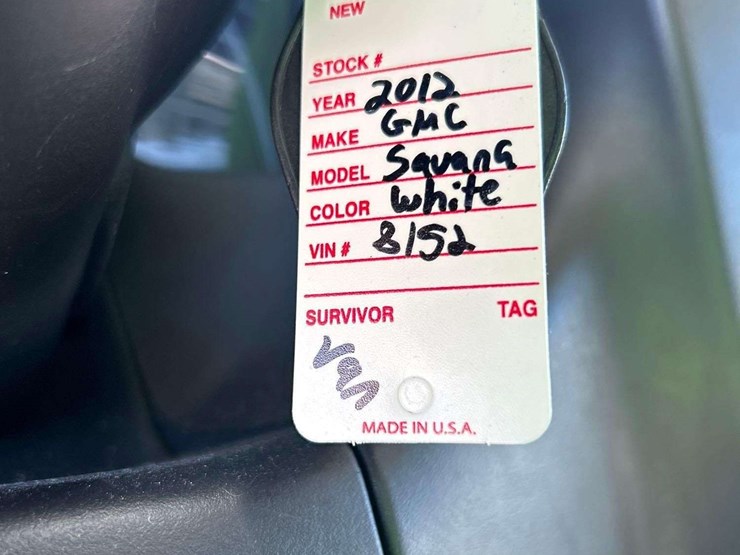 2012-gmc-3500-image-28