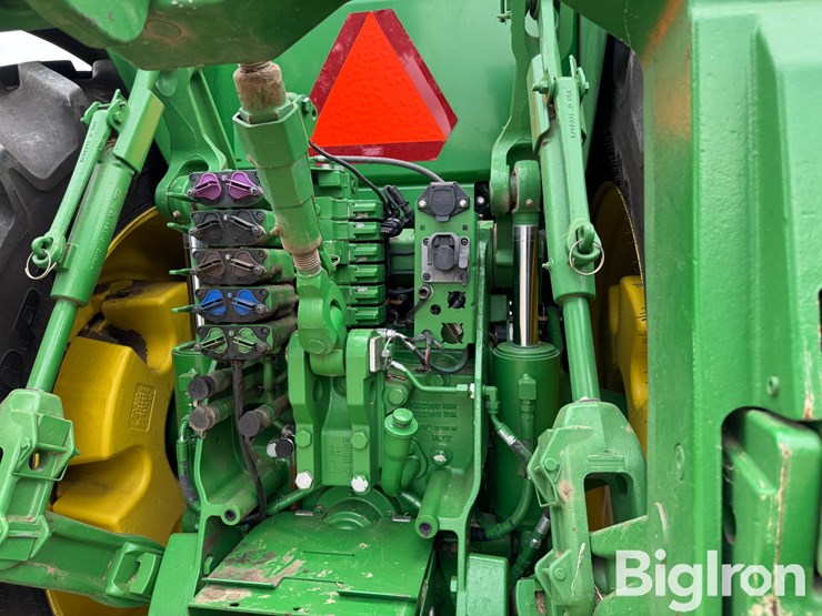 2013-john-deere-8310r-image-15