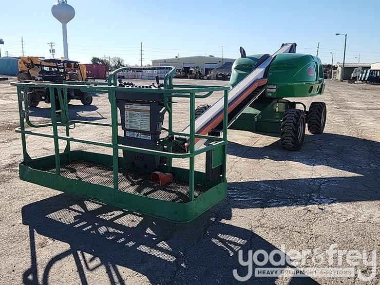 2014-jlg-400s-image-5