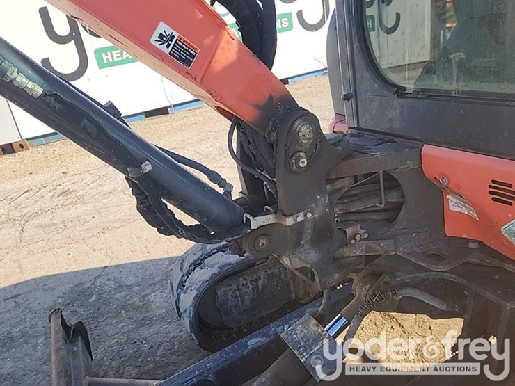 2017-kubota-kx033-4-image-9
