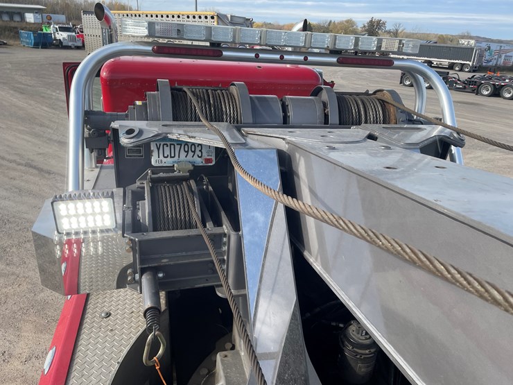 #3822-•-2019-peterbilt-heavy-rotator-truck-(has-mn-title-in-delay,-may-take-6-8-weeks)-image-13