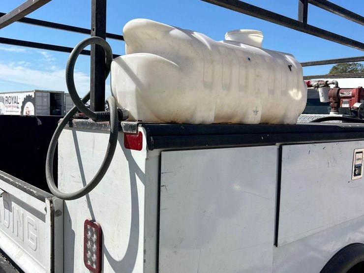 2014-chevrolet-silverado-3500-image-26