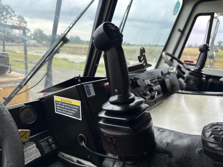 2014-mack-leu613-image-26