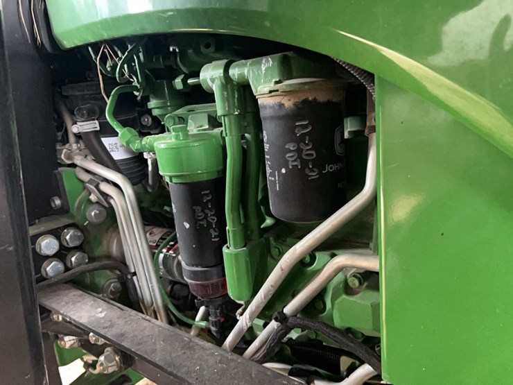 john-deere-6135e-image-23
