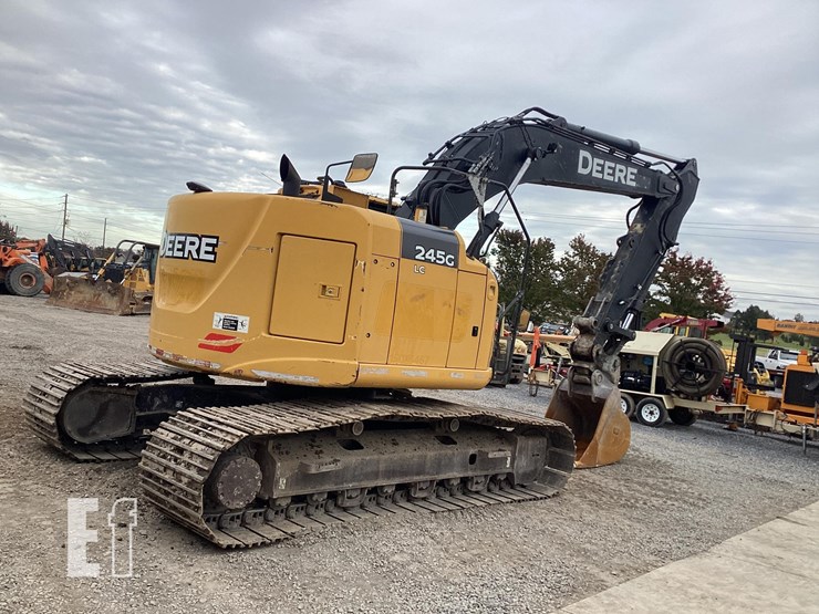 2019-deere-245g-lc-image-4