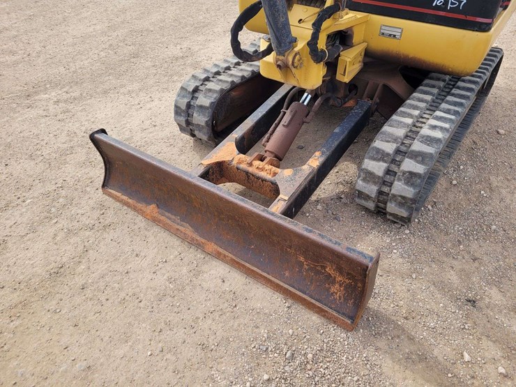 2001-caterpillar-303.5-image-2