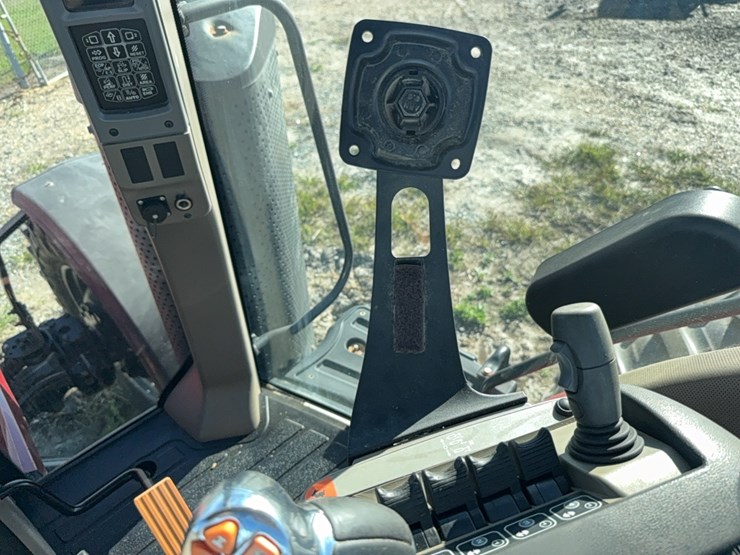 2017-case-ih-magnum-250-image-94