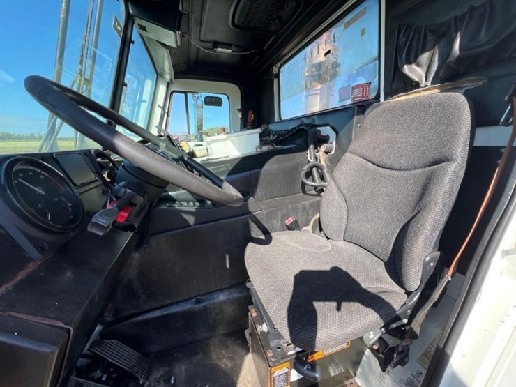 2015-mack-leu633-image-30