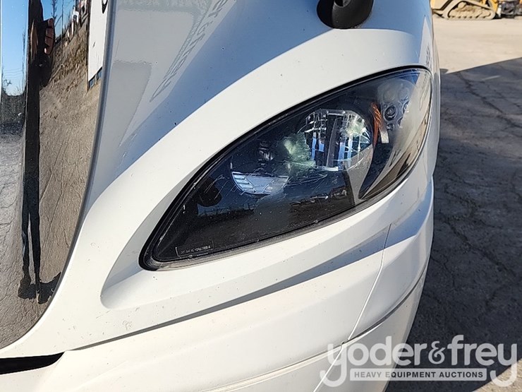 2021-international-rh613-image-64