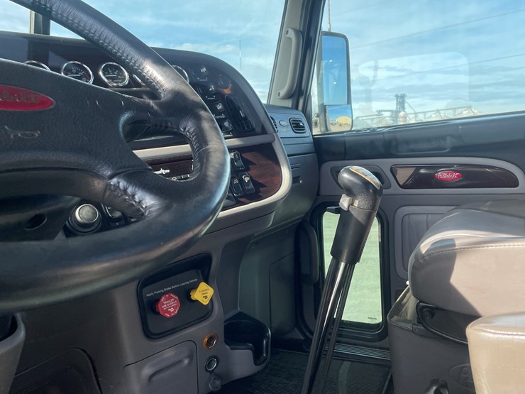 #3824-•-2019-peterbilt-heavy-rotator-(has-mn-title-in-delay,-may-take-6-8-weeks)-image-96
