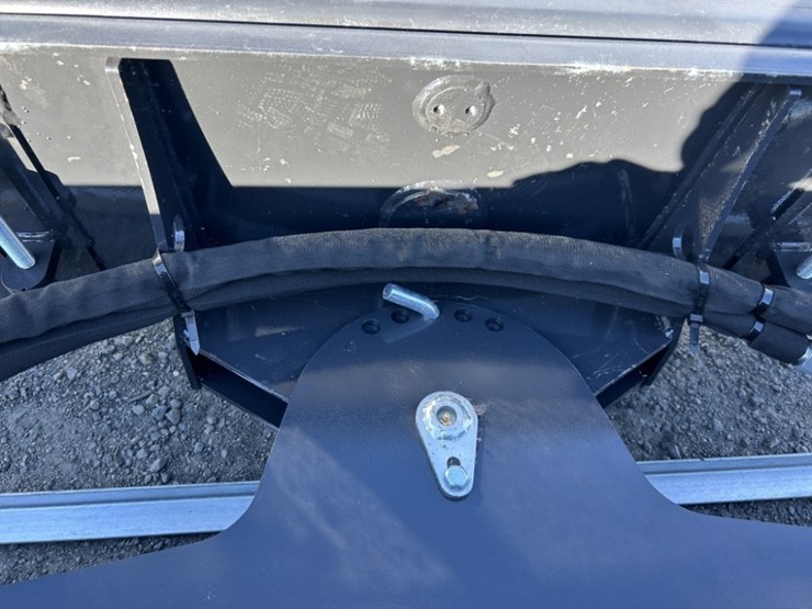 2025-arteer-assb-72w-angle-broom-image-5