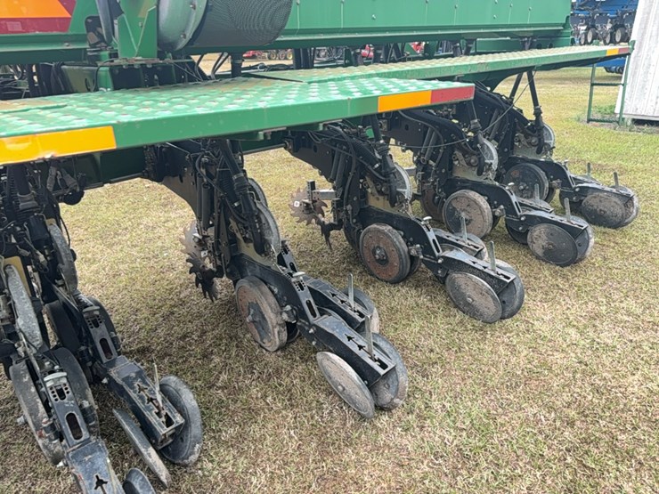 great-plains-2525a-image-11