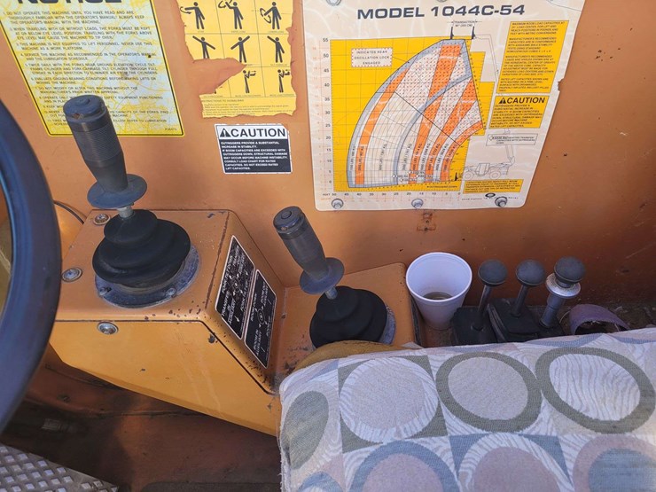 lull-1044c-54-image-12