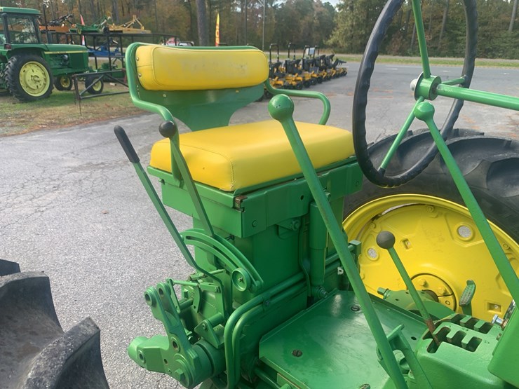 john-deere-520-image-9